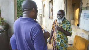 A l'ecoute de l'historien de la Maison des Esclaves a Agbodrafo dans le Sud du Togo